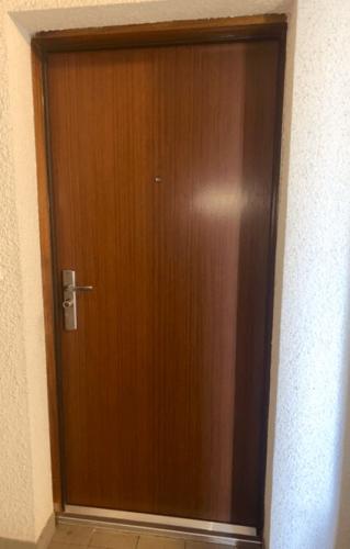 Porte blindée d'appartement FICHET FOXEO HIS - couleur marron RAL 8014